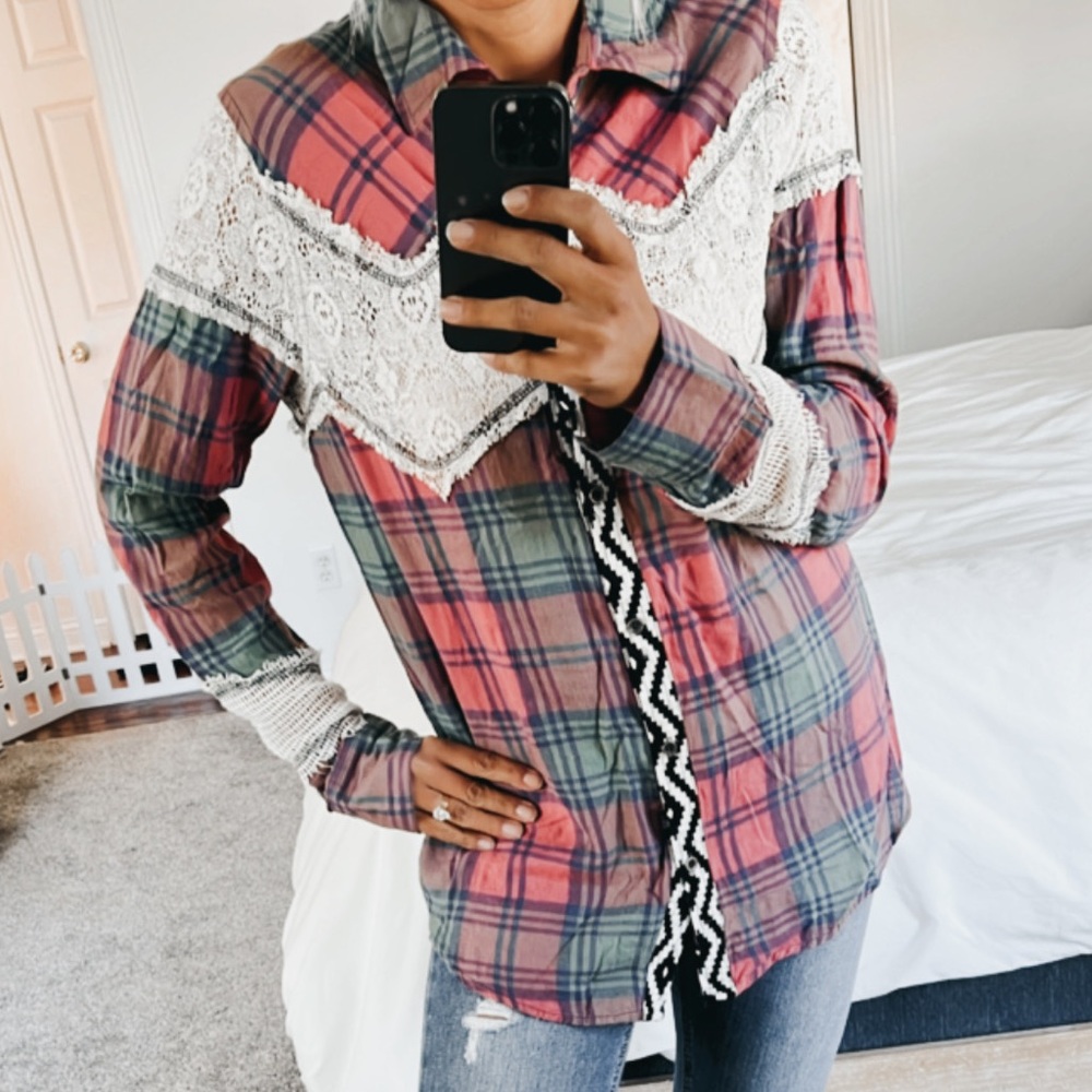 Gimmicks by BKE Plaid Button Down